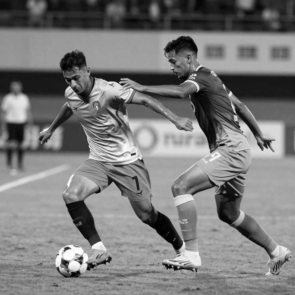 Al Ahly lose both centre-backs in one match: a cruciate curse or a hole that was planned long ago? Al Ahly lose both centre-backs in one match: a cruciate curse or a hole that was planned long ago?