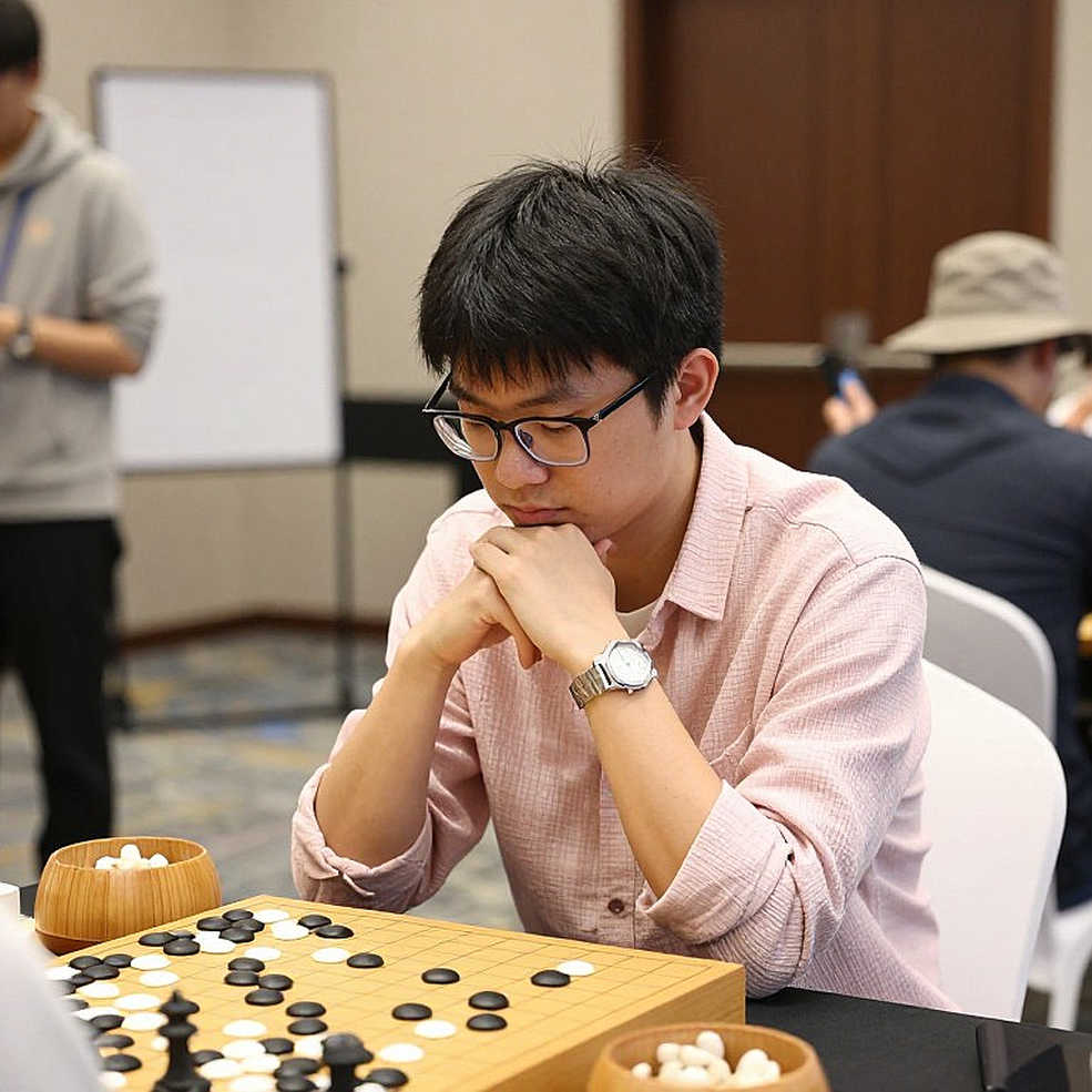 Tai Nghe, "Play Along" Và Khu Hội Chợ: Cờ Vua Đang Học Cách Bán Vé