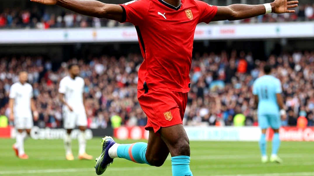 Gabriel 15 tuổi, hộ chiếu Ireland và Điều 19 FIFA: bài học giữ người ở Old Trafford