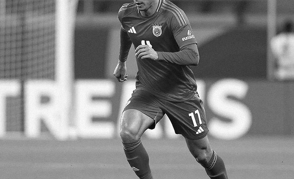 Cruz Azul để tang Ricky: cậu bé fan nhí từng khiến “Toro” Fernández ghi bàn và ăn mừng bằng chữ R