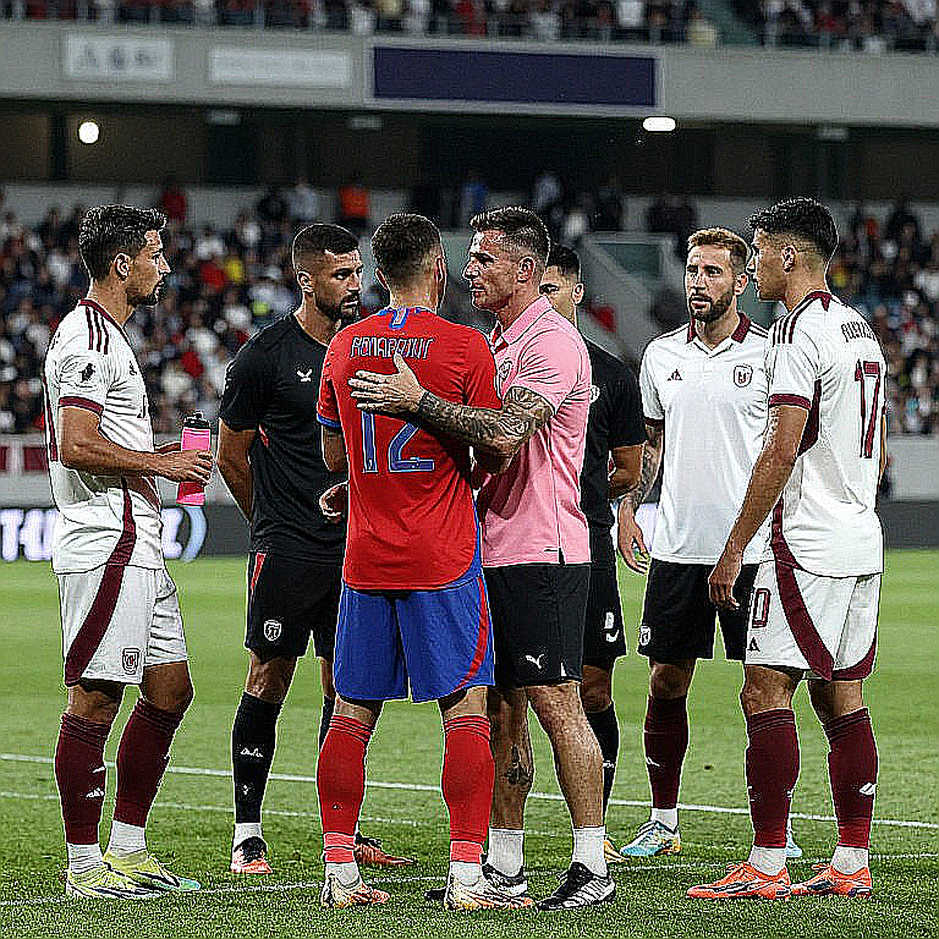 FC Seoul tung đội hình học sinh cấp ba đấu Persib Bandung ở AFC Champions League Two: Canh bạc chọn giải của Kim Gi-dong