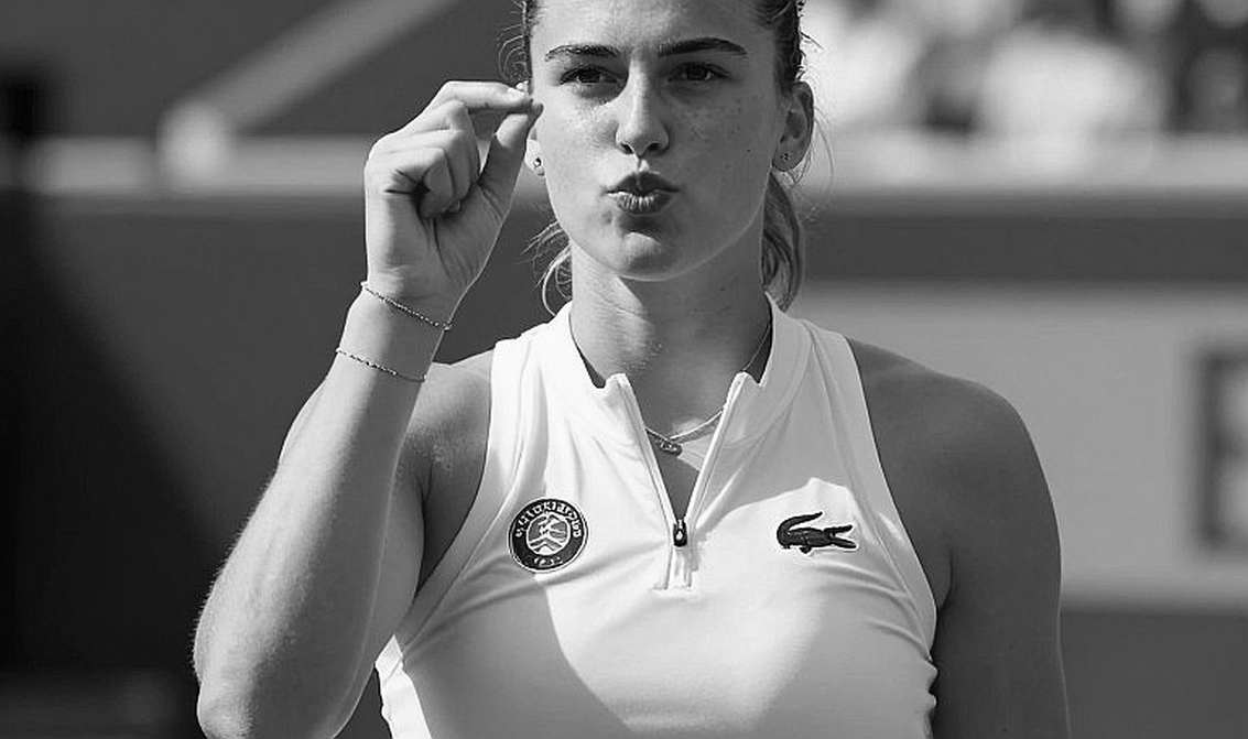 Đêm toàn thắng của Rybakina, đêm trắng tay của Sabalenka