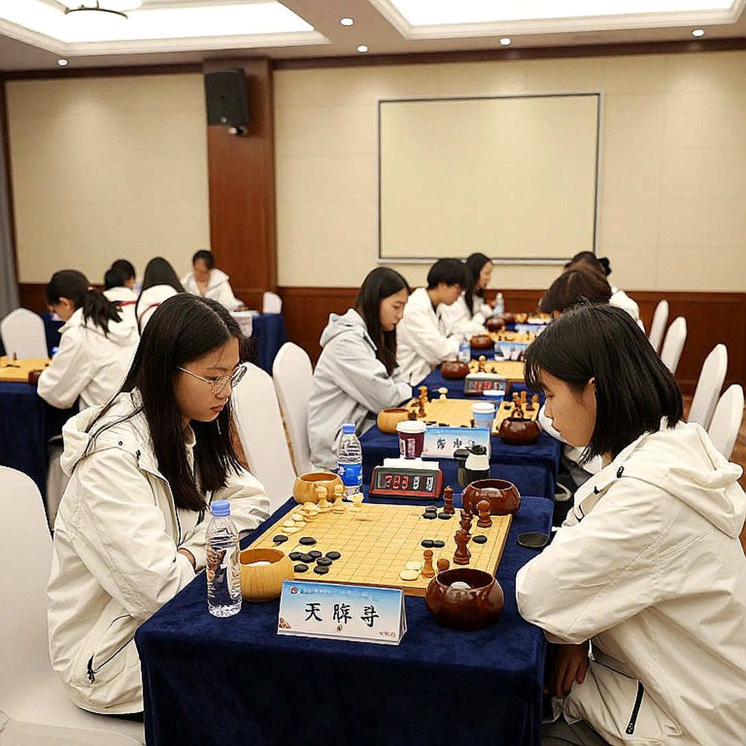 Khai cuộc Svitlana: Giữa lý thuyết Møller và sai lầm Taimanov Khai cuộc Svitlana: Giữa lý thuyết Møller và sai lầm Taimanov