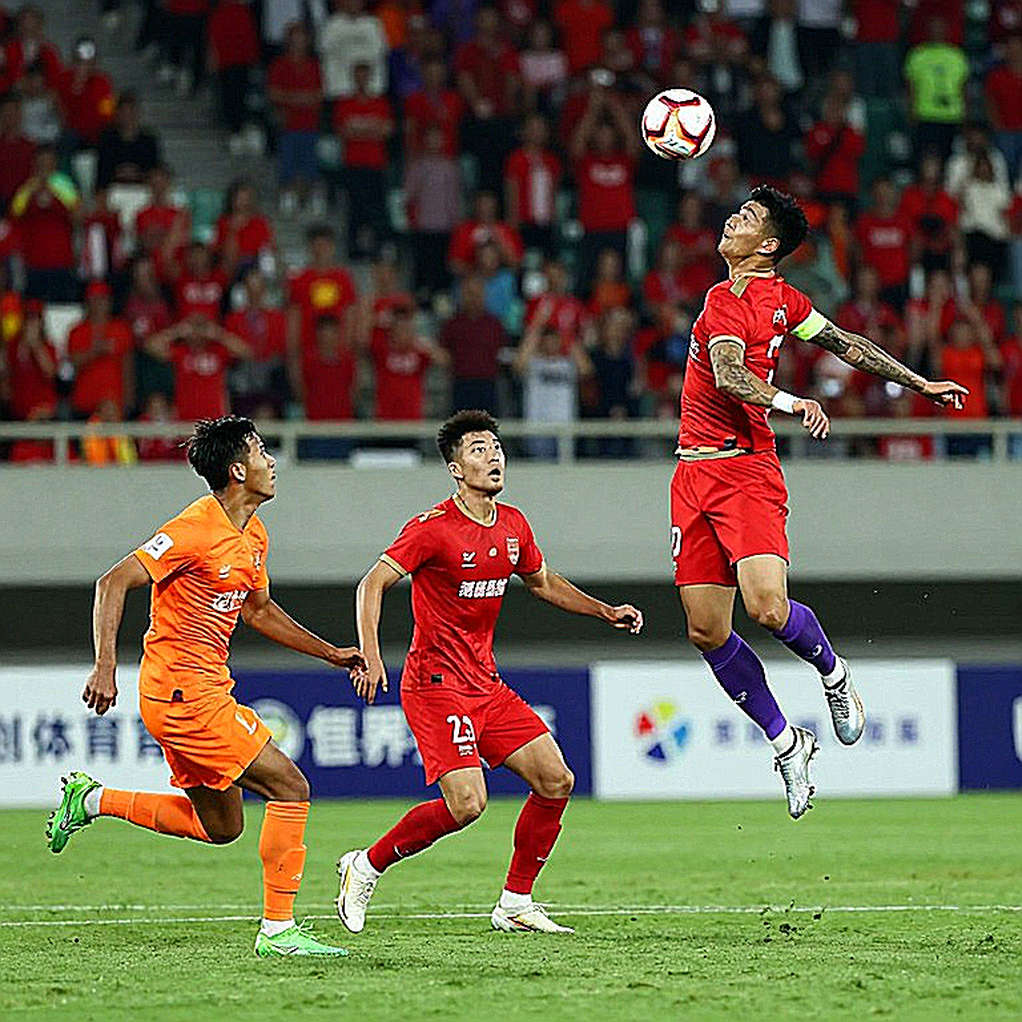 Olaha Manh Duc and 53 Goals: Vietnamese Football Opens Another Naturalization Corridor