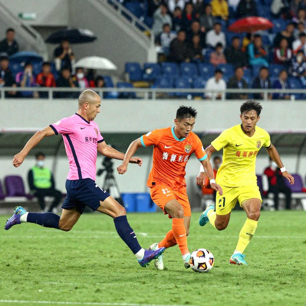 Vietnam National Team Pays Tribute to Xuan Son: When Physical Pain Becomes a Collective Ritual Vietnam National Team Pays Tribute to Xuan Son: When Physical Pain Becomes a Collective Ritual