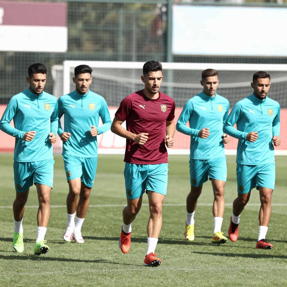 A Collision Without a Goal: Andros Townsend, the Pitch Roller, and the Invisible Boundaries of Southeast Asian Football