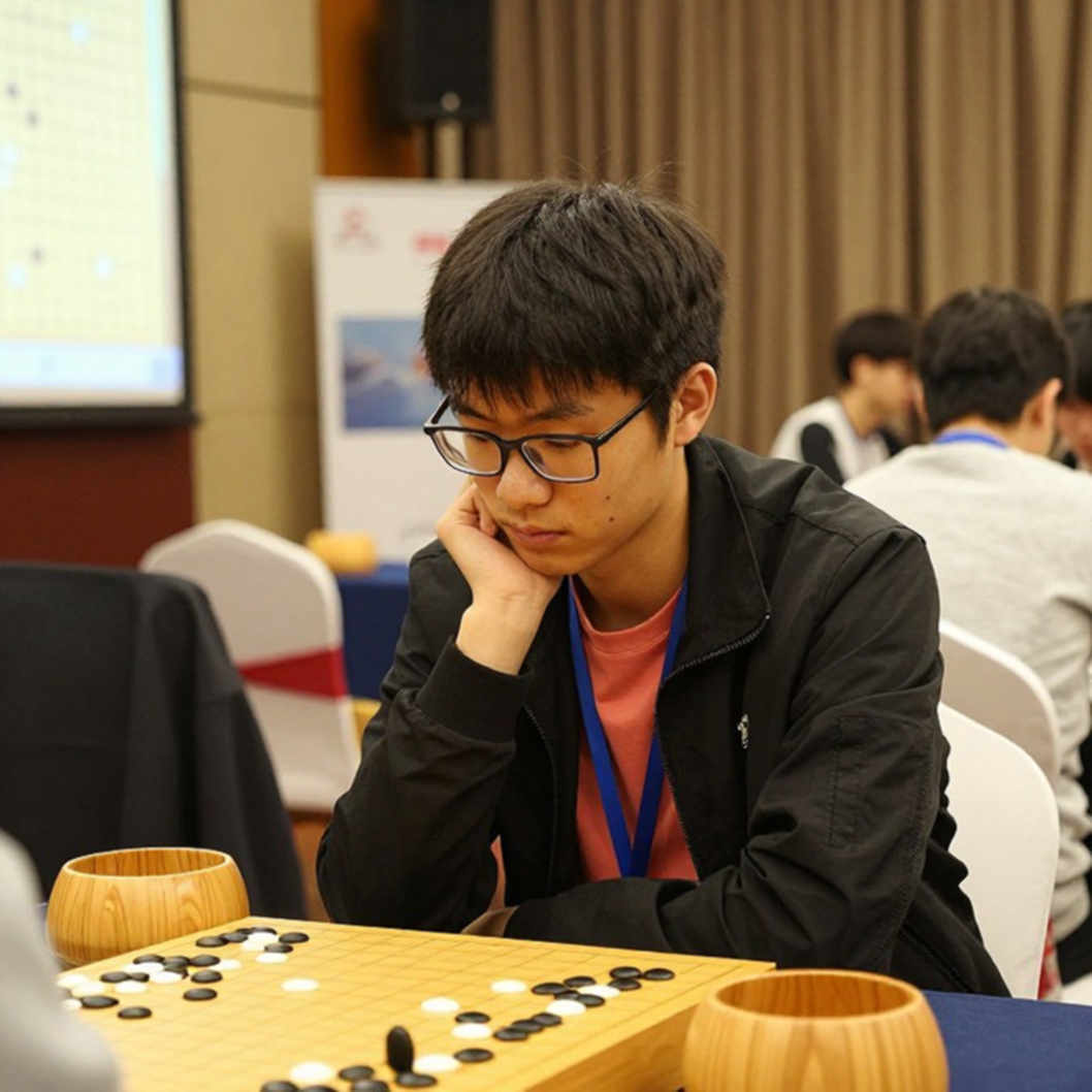Liang hạ Niemann ở vòng 1 US Championships: Một tiêu đề, hai cái tên, và khoảng trống dữ liệu